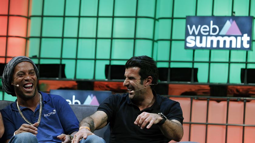 Ronaldinho e Figo no segundo dia da Web Summit, 8 de Agosto de 2016. Foto: TIAGO PETINGA/LUSA