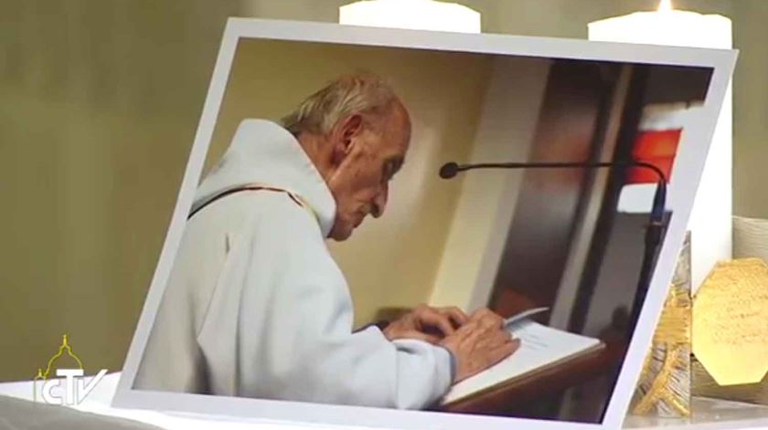 O padre Jacques Hamel, assassinado em França por terroristas islâmicos, é um dos exemplos dados pela AIS. Foto: CTV