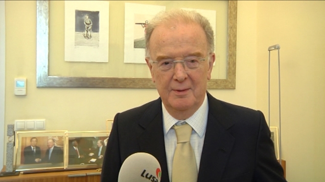 Jorge Sampaio pede eleições antecipadas