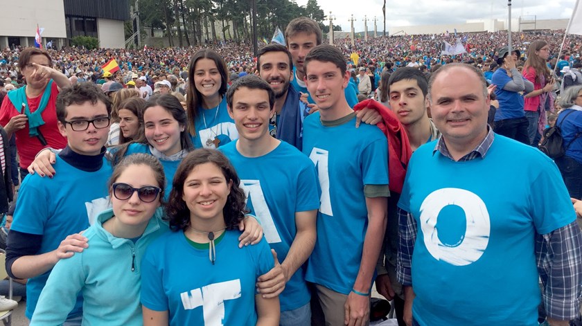 Jovens do Eu Acredito em Fátima para ver o Papa Francisco. Foto: Matilde Torres Pereira/RR