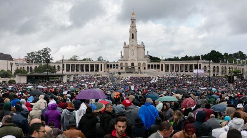 Santuario Chuva Foto Santuario de Fátima