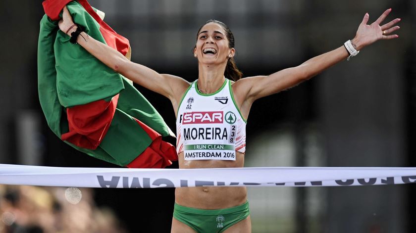 Sara Moreira vence o ouro em Amesterdão. Foto: Olaf Kraak/EPA