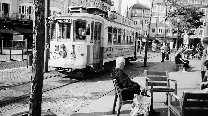 Há fotografias da autoria de sem-abrigo para ver no Centro Português de Fotografia. Foto: Sara Queiroz