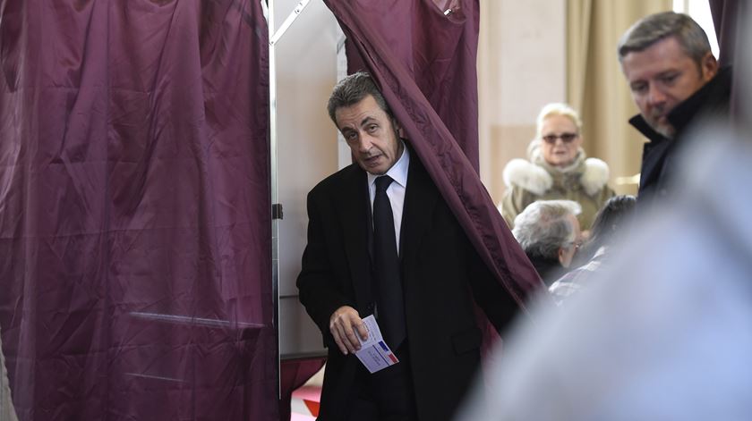 sarkozy vota nas regionais 06/12/15. Foto: Eric Feferberg/EPA