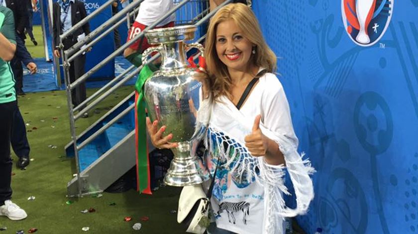 Susana Torres com a taça: Foto: DR