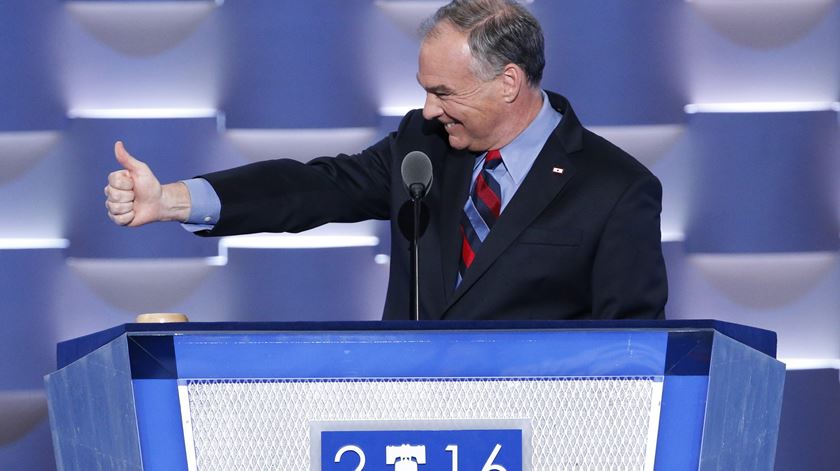 Tim Kaine, o candidato a n.º2 da Casa Branca. Foto: Shawn Thew/EPA