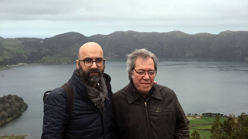 Valter Hugo Mãe e Sérgio Godinho em Viagem Literária pelos Açores. Foto: Maria João Costa/RR